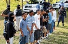 Las pandillas hondureñas reclutan niños en las puertas de las escuelas